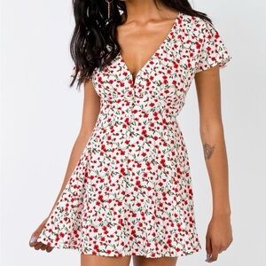 Princess Polly Zetta Mini Dress Floral V-Neck Mini Dress in White and Red - US 2